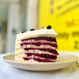 Ríbezľova s mascarpone - 1 | Cukráreň Tasty Pezinok torty, zákusky, najlepšie torty, bezlepkové torty, cukráreň, online, obchod,