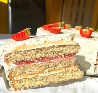 Maková torta - 1 | Cukráreň Tasty Pezinok torty, zákusky, najlepšie torty, bezlepkové torty, cukráreň, online, obchod, koláče na