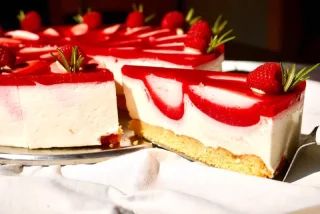 Malinový mousse - 2 | Cukráreň Tasty Pezinok torty, zákusky, najlepšie torty, bezlepkové torty, cukráreň, online, obchod, koláče