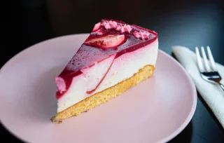 Malinový mousse - 3 | Cukráreň Tasty Pezinok torty, zákusky, najlepšie torty, bezlepkové torty, cukráreň, online, obchod, koláče