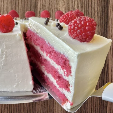 Malinova torta - 1 | Cukráreň Tasty Pezinok torty, zákusky, najlepšie torty, bezlepkové torty, cukráreň, online, obchod, koláče 